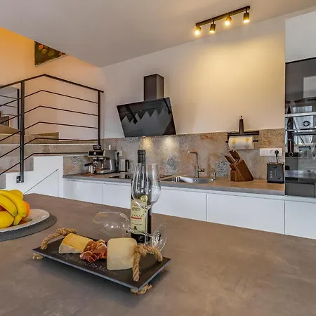 Gorgeous In With Wifi *