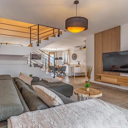 Gorgeous In With Wifi