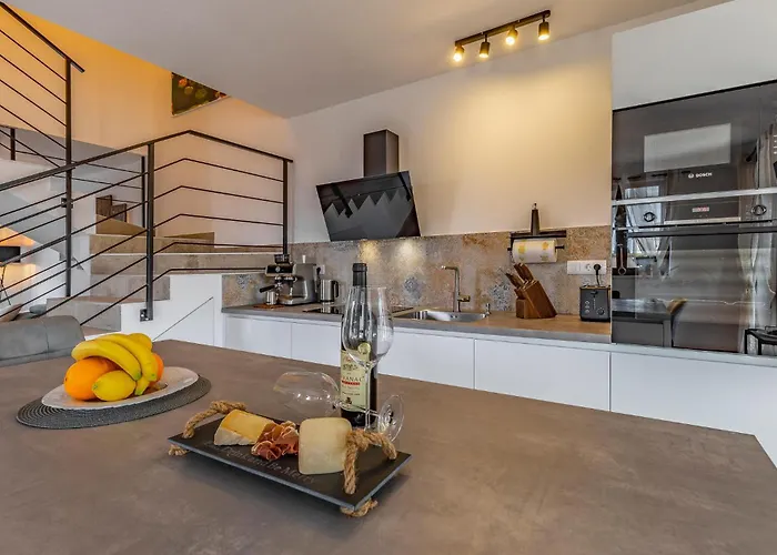 Gorgeous In With Wifi *