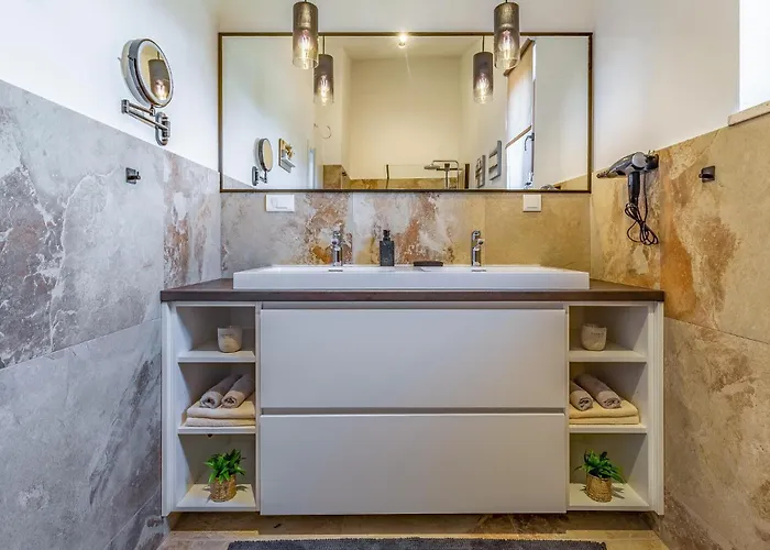 Gorgeous In With Wifi *